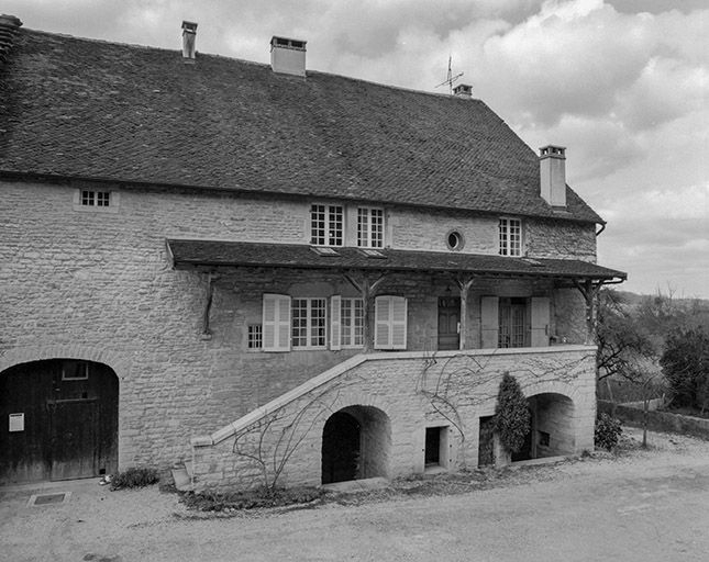 Façade antérieure de l'habitation. © Jérôme Mongreville / Région Bourgogne-Franche-Comté, Inventaire du patrimoine - 1985
