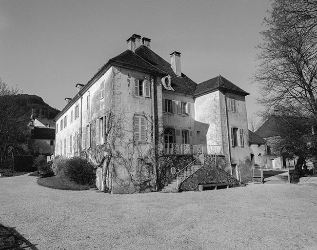 Logis : façade nord. © Jérôme Mongreville / Région Bourgogne-Franche-Comté, Inventaire du patrimoine - 1985
