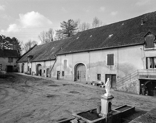 Les parties agricoles : vue d'ensemble. © Jérôme Mongreville / Région Bourgogne-Franche-Comté, Inventaire du patrimoine - 1985