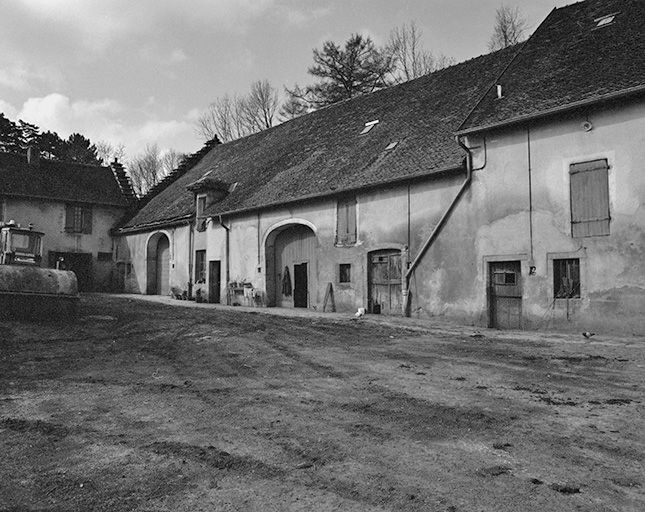 Façades antérieures. © Jérôme Mongreville / Région Bourgogne-Franche-Comté, Inventaire du patrimoine - 1985