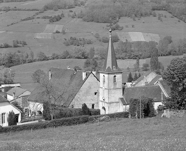 Façade antérieure et face droite. © Yves Sancey / Région Bourgogne-Franche-Comté, Inventaire du patrimoine - 1985