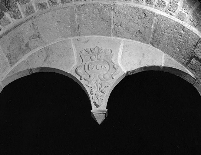 Retombée pendante de la tribune. © Yves Sancey / Région Bourgogne-Franche-Comté, Inventaire du patrimoine - 1985 Retombée pendante de la tribune. © Yves Sancey / Région Bourgogne-Franche-Comté, Inventaire du patrimoine - 1985