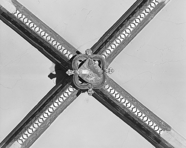 Eglise, clef de voûte de la cinquième chapelle gauche. © Yves Sancey / Région Bourgogne-Franche-Comté, Inventaire du patrimoine - 1985
