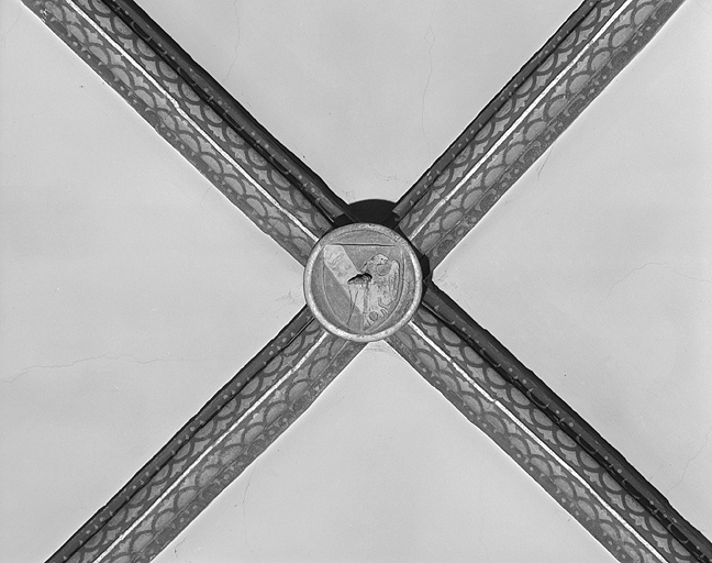 Eglise, clef de voûte de la sixième chapelle gauche. © Yves Sancey / Région Bourgogne-Franche-Comté, Inventaire du patrimoine - 1985