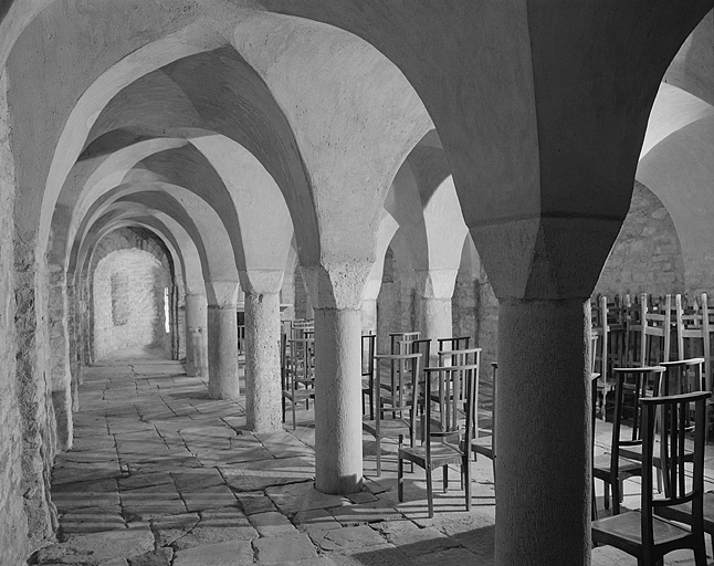 Eglise Saint-Désiré. Crypte, vaisseau latéral nord. © Yves Sancey / Région Bourgogne-Franche-Comté, Inventaire du patrimoine - 1985