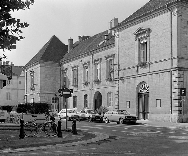Façade est. © Yves Sancey / Région Bourgogne-Franche-Comté, Inventaire du patrimoine - 1985