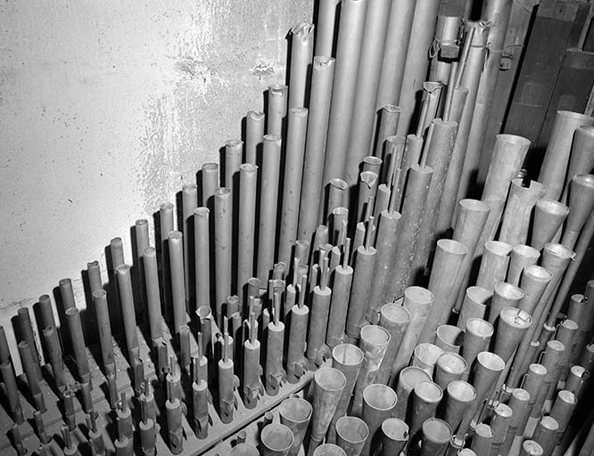 Tuyauterie de l'écho, vue de trois quarts gauche en plongée. © Jérôme Mongreville / Région Bourgogne-Franche-Comté, Inventaire du patrimoine - 1985