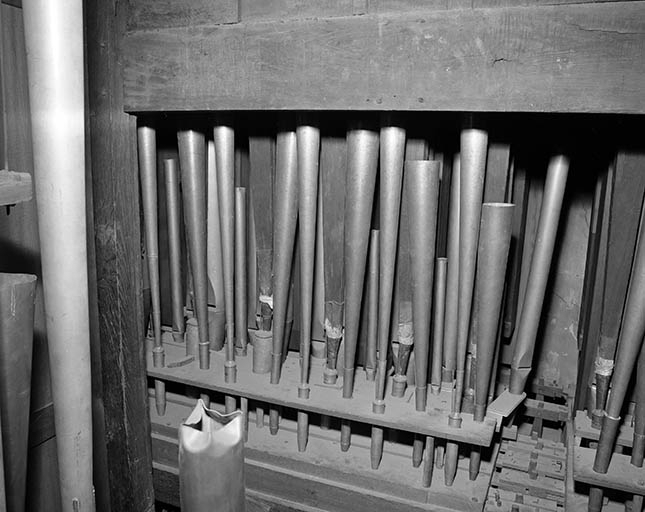 Pieds de tuyaux de pédale, vus de trois quarts droit. © Jérôme Mongreville / Région Bourgogne-Franche-Comté, Inventaire du patrimoine - 1985
