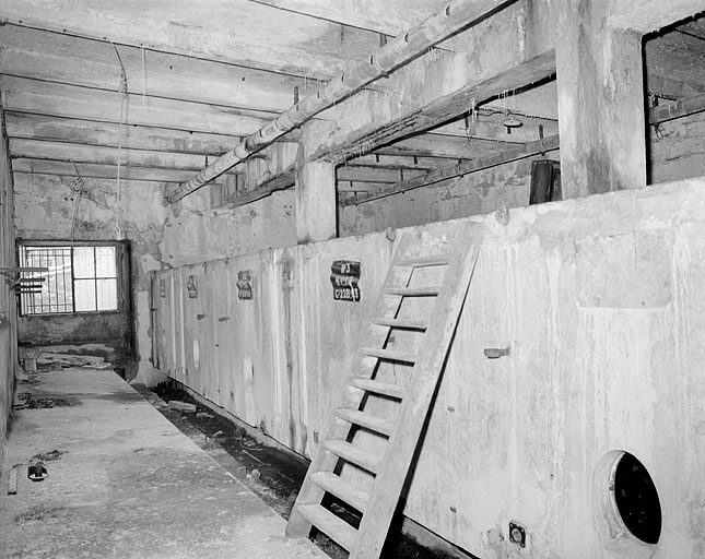 Premier étage, salle des cuves. © Yves Sancey / Région Bourgogne-Franche-Comté, Inventaire du patrimoine - 1986