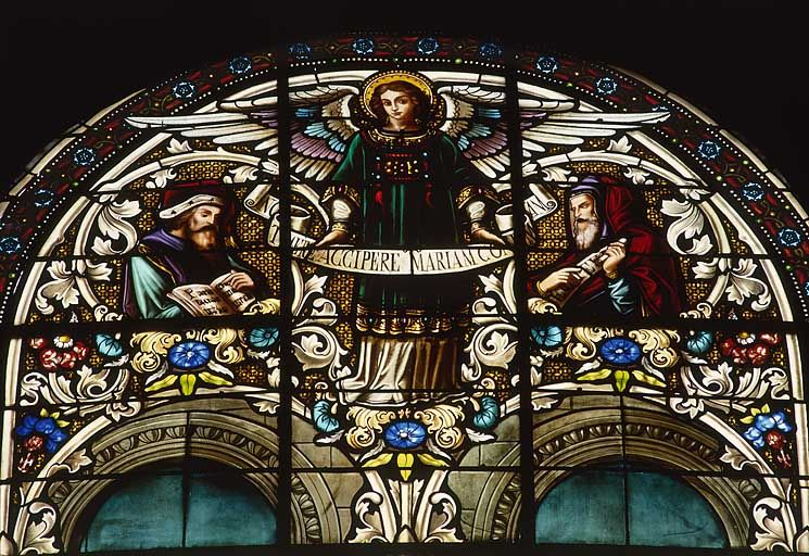 Baie 1 : mariage de la Vierge, détail du tympan. © Yves Sancey / Région Bourgogne-Franche-Comté, Inventaire du patrimoine - 1986