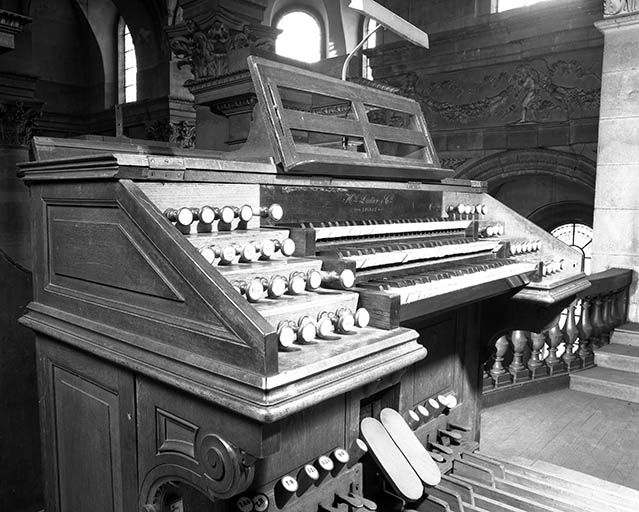 Console vue de trois quarts gauche. © Jérôme Mongreville / Région Bourgogne-Franche-Comté, Inventaire du patrimoine - 1986