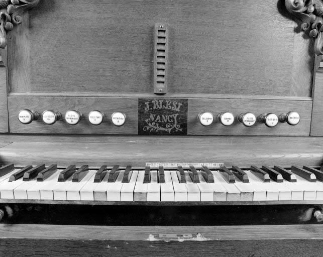 Console vue de face. © Jérôme Mongreville / Région Bourgogne-Franche-Comté, Inventaire du patrimoine - 1986