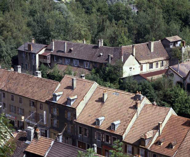 Vue des toitures. © Yves Sancey / Région Bourgogne-Franche-Comté, Inventaire du patrimoine - 1986