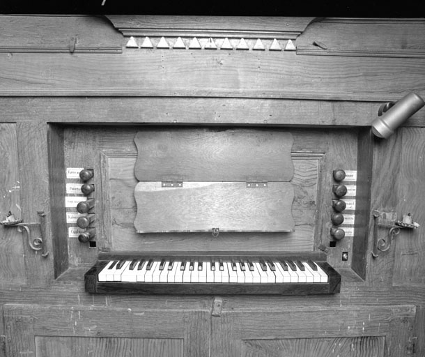 Détail du clavier. © Jérôme Mongreville / Région Bourgogne-Franche-Comté, Inventaire du patrimoine - 1986