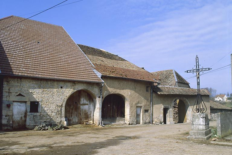 Vue d'ensemble depuis la rue. © Yves Sancey / Région Bourgogne-Franche-Comté, Inventaire du patrimoine - 1986