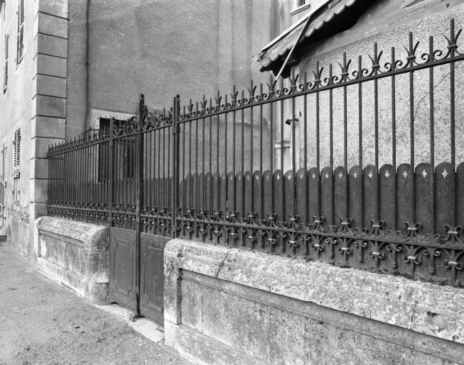 Vue d'ensemble de la grille de trois-quarts droit. © Yves Sancey / Région Bourgogne-Franche-Comté, Inventaire du patrimoine - 1986
