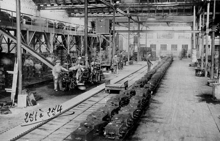 Atelier de seconde fusion. © Yves  Sancey (reproduction) / Région Bourgogne-Franche-Comté, Inventaire du patrimoine - 1986