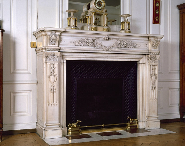 Troisième cheminée au deuxième étage. © Jérôme Mongreville / Région Bourgogne-Franche-Comté, Inventaire du patrimoine - 1987