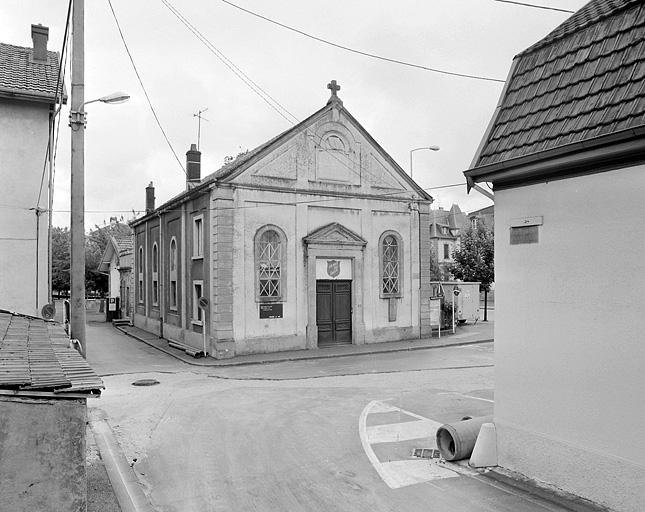 Vue d'ensemble (à l'angle de la rue de la Chapelle et de la rue de la Synagogue). © Jérôme Mongreville / Région Bourgogne-Franche-Comté, Inventaire du patrimoine - 1987 Vue d'ensemble (à l'angle de la rue de la Chapelle et de la rue de la Synagogue). © Jérôme Mongreville / Région Bourgogne-Franche-Comté, Inventaire du patrimoine - 1987