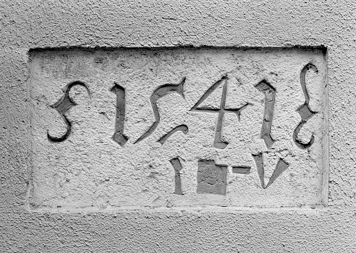 Maison 10, rue Diemer-Duperret. Date remployée sur la façade sur rue. © Jérôme Mongreville / Région Bourgogne-Franche-Comté, Inventaire du patrimoine - 1987