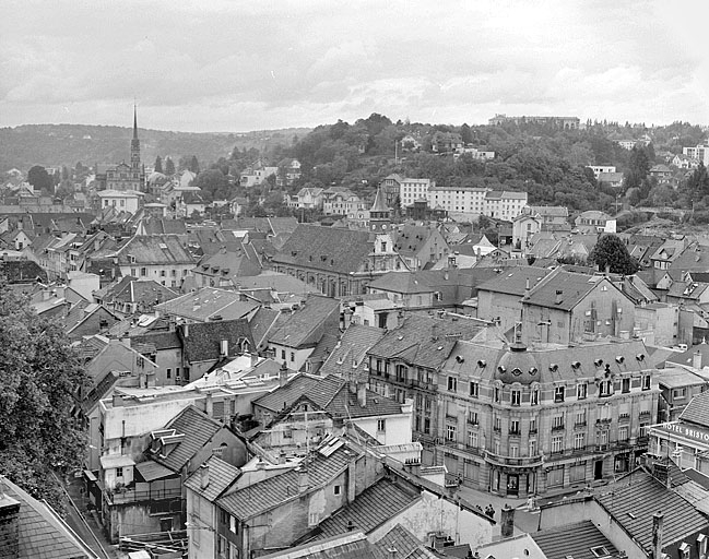 Quartier Saint-Martin et site de la citadelle. © Yves Sancey / Région Bourgogne-Franche-Comté, Inventaire du patrimoine - 1987 Quartier Saint-Martin et site de la citadelle. © Yves Sancey / Région Bourgogne-Franche-Comté, Inventaire du patrimoine - 1987