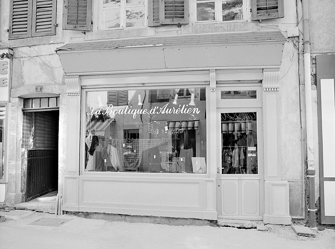 Maison 6, rue de Belfort. Devanture. Dernier quart 19e siècle. © Jérôme Mongreville / Région Bourgogne-Franche-Comté, Inventaire du patrimoine - 1987