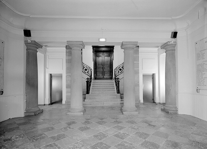 Vestibule. © Jérôme Mongreville / Région Bourgogne-Franche-Comté, Inventaire du patrimoine - 1987