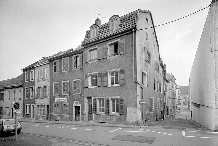 Maison 11, rue du Château. 16e siècle, restaurée au 19e siècle. © Jérôme Mongreville / Région Bourgogne-Franche-Comté, Inventaire du patrimoine - 1987