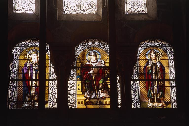 Baie 207 : le Pape Jules entre Basile le Grand et saint Hilaire. © Yves Sancey / Région Bourgogne-Franche-Comté, Inventaire du patrimoine - 1987