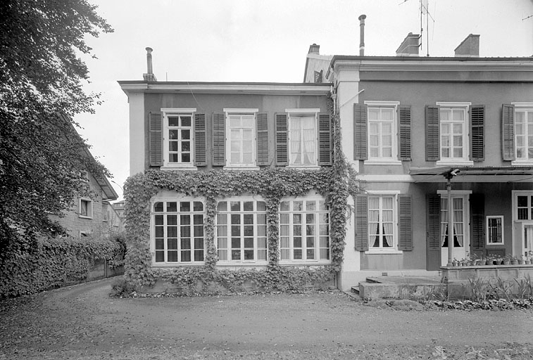 Façade sur jardin. Aile ouest. © Jérôme Mongreville / Région Bourgogne-Franche-Comté, Inventaire du patrimoine - 1987