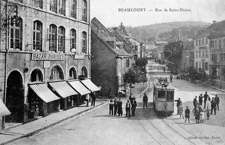 Le tramway beaucourtois qui circula de 1904 à 1940 : rue de Saint-Dizier © Jérôme  Mongreville (reproduction) / Région Bourgogne-Franche-Comté, Inventaire du patrimoine - 1987