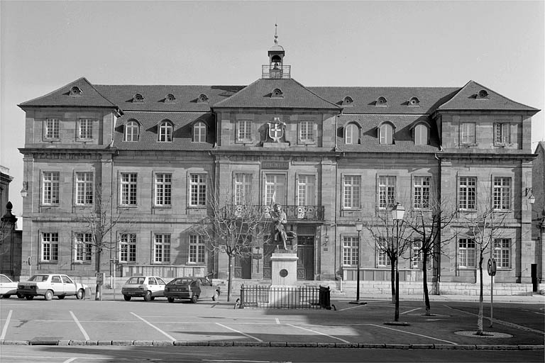 Façade principale. © Jérôme Mongreville / Région Bourgogne-Franche-Comté, Inventaire du patrimoine - 1988