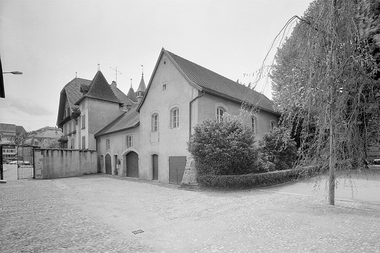 Ecuries et remises. © Jérôme Mongreville / Région Bourgogne-Franche-Comté, Inventaire du patrimoine - 1988