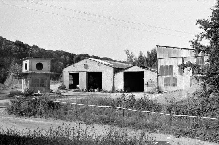 Ancien bâtiment de la bascule (E) et hangar (G). © Laurent Poupard / Région Bourgogne-Franche-Comté, Inventaire du patrimoine - 1988