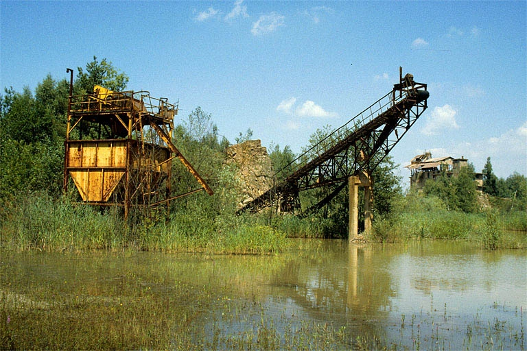 Anciennes installations vues de l'ouest. © Laurent Poupard / Région Bourgogne-Franche-Comté, Inventaire du patrimoine - 1988