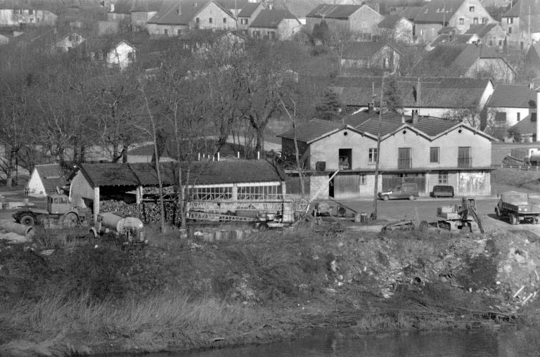 Vue d'ensemble depuis le sud. © Laurent Poupard / Région Bourgogne-Franche-Comté, Inventaire du patrimoine - 1988