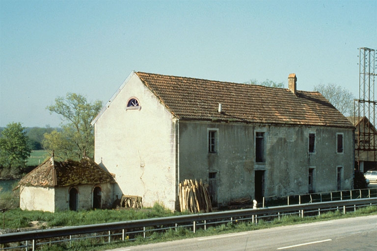 Porcherie, grenier et logement désaffectés. © Laurent Poupard / Région Bourgogne-Franche-Comté, Inventaire du patrimoine - 1988