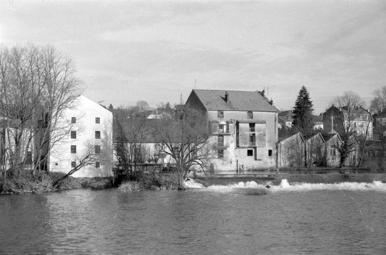 Vue d'ensemble depuis le sud. © Laurent Poupard / Région Bourgogne-Franche-Comté, Inventaire du patrimoine - 1988