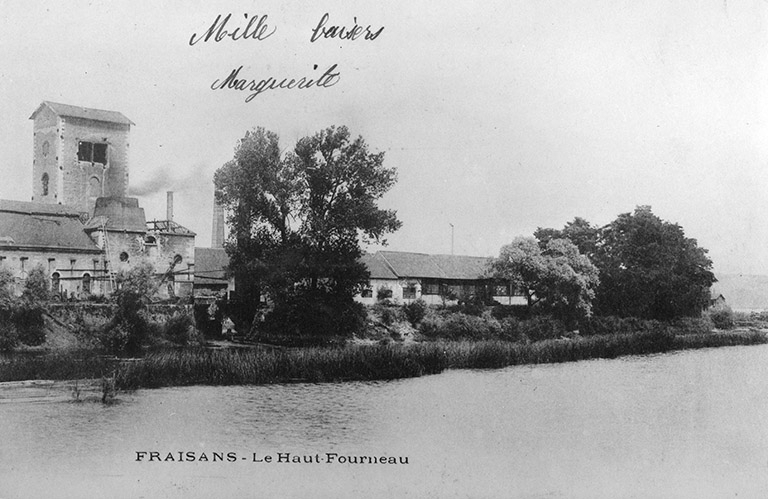 Fraisans. Le Haut-Fourneau vu du sud-est. © Yves  Sancey (reproduction) / Région Bourgogne-Franche-Comté, Inventaire du patrimoine - 1988 Fraisans. Le Haut-Fourneau vu du sud-est. © Yves  Sancey (reproduction) / Région Bourgogne-Franche-Comté, Inventaire du patrimoine - 1988