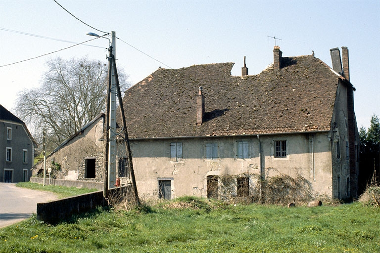 Façade antérieure du logement patronal (I). © Laurent Poupard / Région Bourgogne-Franche-Comté, Inventaire du patrimoine - 1988
