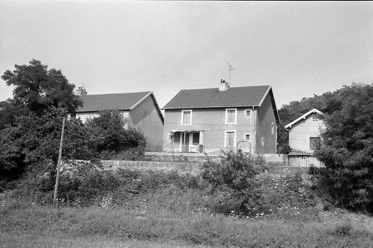 Façade postérieure de la "Caserne" (A, B). © Laurent Poupard / Région Bourgogne-Franche-Comté, Inventaire du patrimoine - 1988