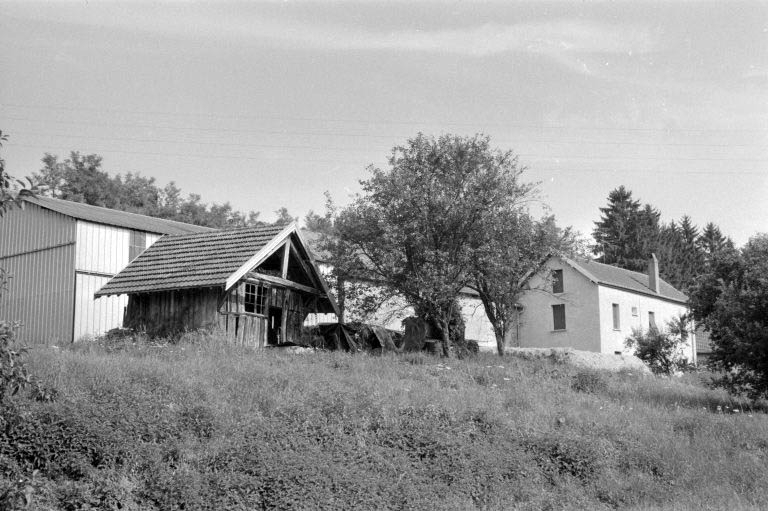 Logement patronal et bureau (C) vus du nord-ouest. © Laurent Poupard / Région Bourgogne-Franche-Comté, Inventaire du patrimoine - 1988