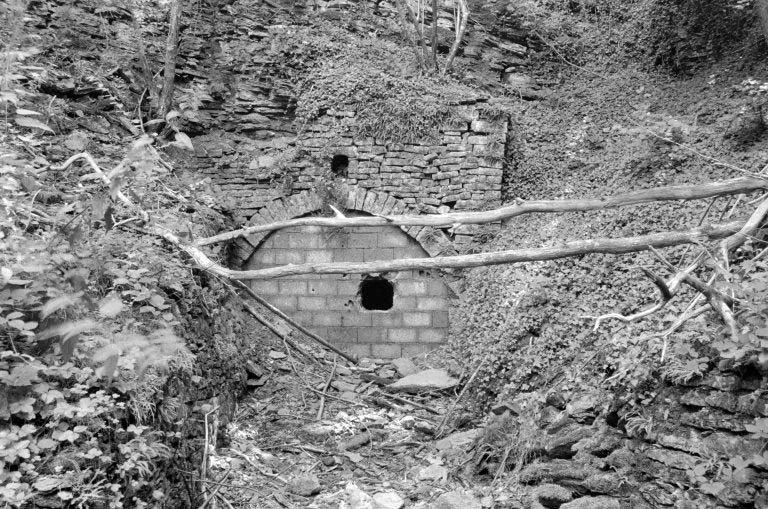 Entrée Saint-Eloi. © Laurent Poupard / Région Bourgogne-Franche-Comté, Inventaire du patrimoine - 1988