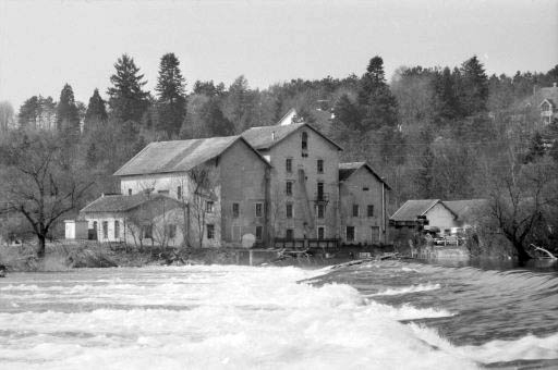 Vue d'ensemble depuis le sud-est. © Laurent Poupard / Région Bourgogne-Franche-Comté, Inventaire du patrimoine - 1988