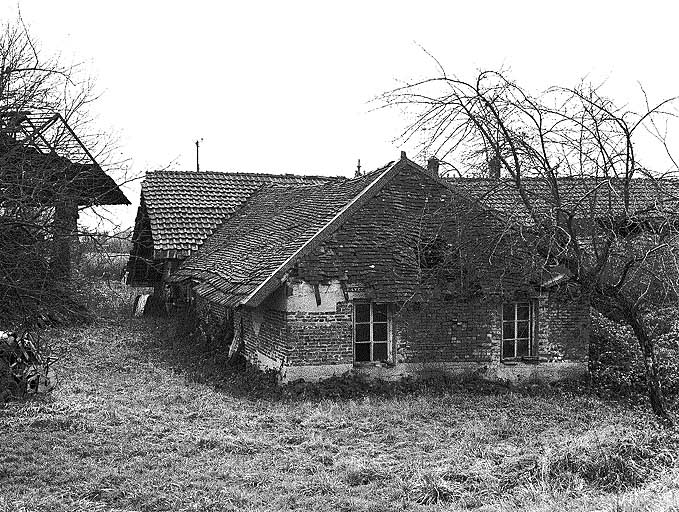 Atelier de fabrication et pièce de séchage : détail de l'aile en retour au nord. © Yves Sancey / Région Bourgogne-Franche-Comté, Inventaire du patrimoine - 1988