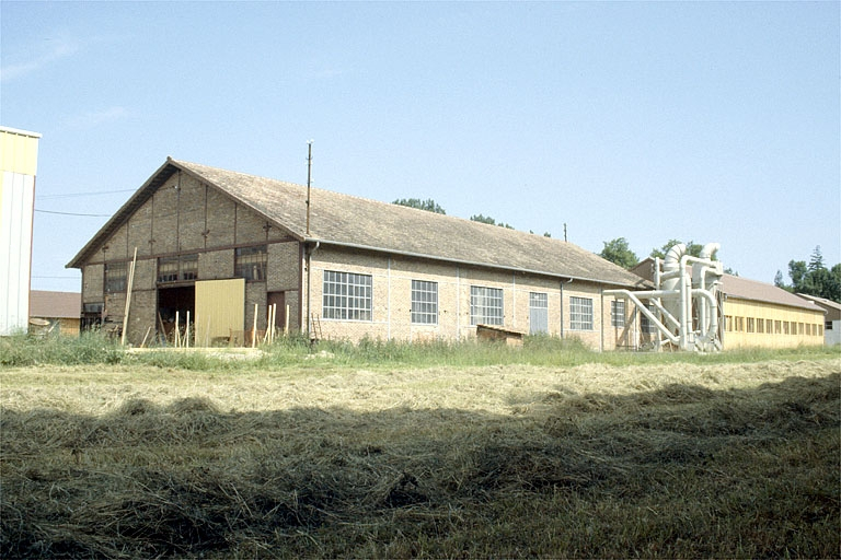 Atelier de fabrication (K), depuis le sud. © Laurent Poupard / Région Bourgogne-Franche-Comté, Inventaire du patrimoine - 1988