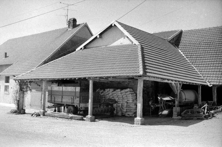 Corps de bâtiment abritant le 1er four. © Laurent Poupard / Région Bourgogne-Franche-Comté, Inventaire du patrimoine - 1988