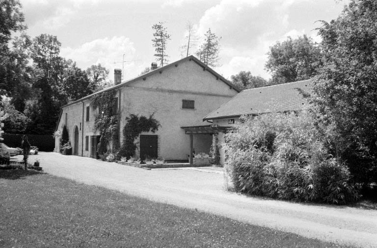 Vue d'ensemble, depuis l'entrée. © Laurent Poupard / Région Bourgogne-Franche-Comté, Inventaire du patrimoine - 1988