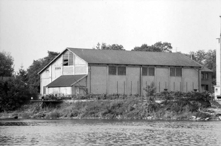 Centrale hydroélectrique, depuis l'est. © Laurent Poupard / Région Bourgogne-Franche-Comté, Inventaire du patrimoine - 1988