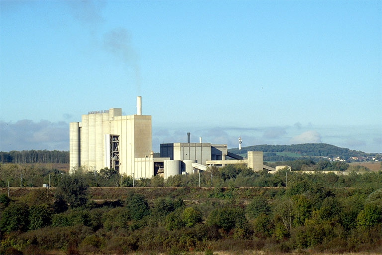 Vue d'ensemble, depuis l'est. © Laurent Poupard / Région Bourgogne-Franche-Comté, Inventaire du patrimoine - 1988